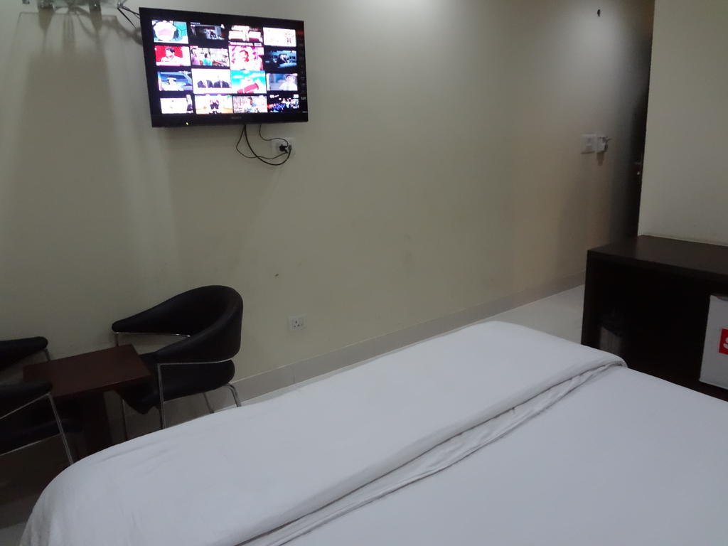 Hotel Siam International Дели Экстерьер фото